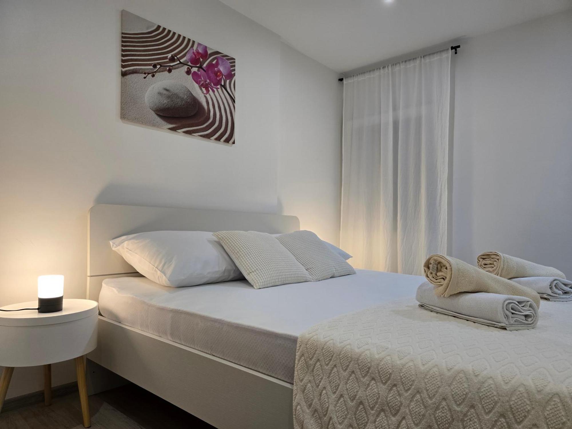 Apartment Blanca With Jacuzzi,Terase And Private Parking Kastela Exterior photo