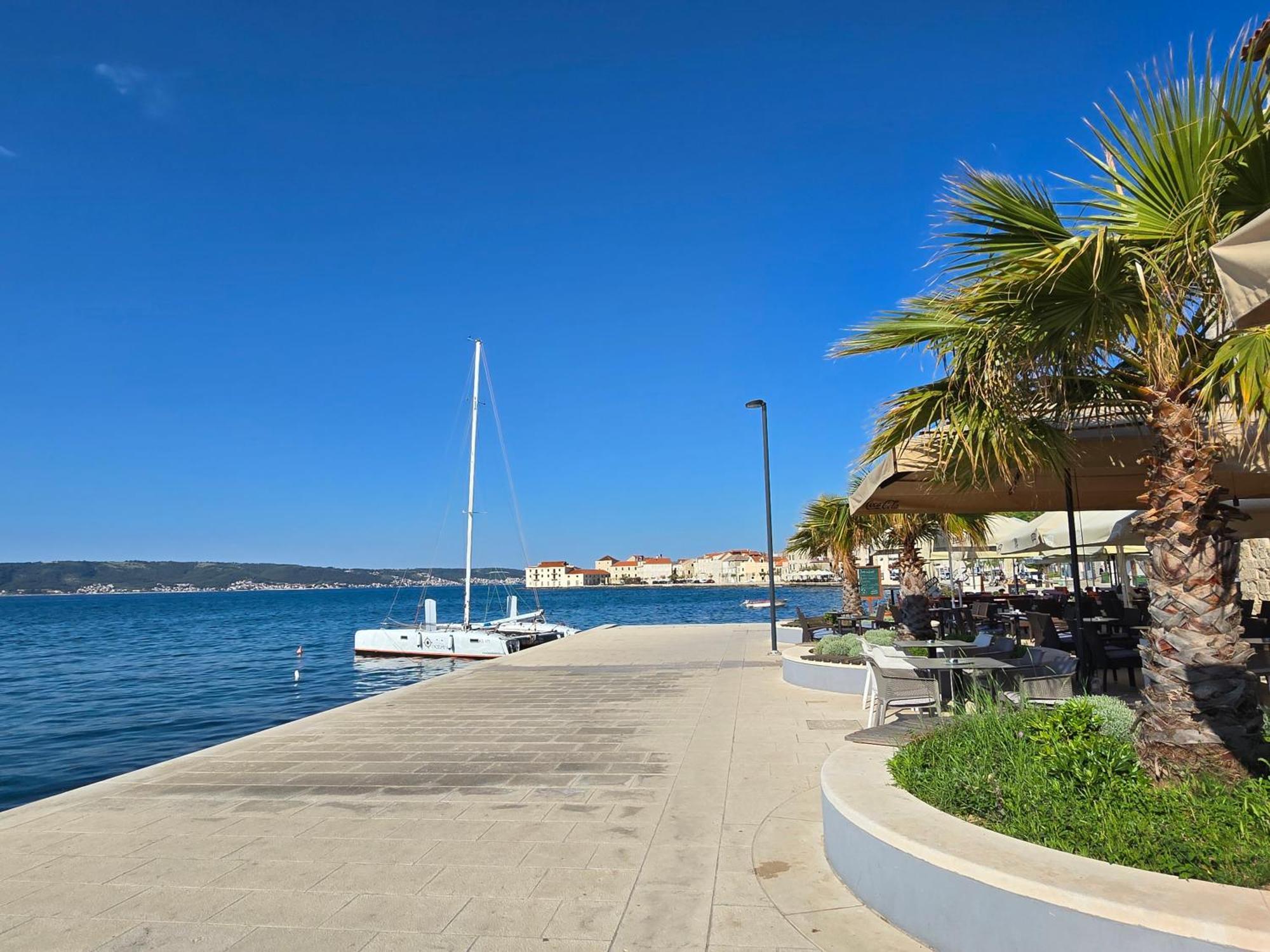 Apartment Blanca With Jacuzzi,Terase And Private Parking Kastela Exterior photo