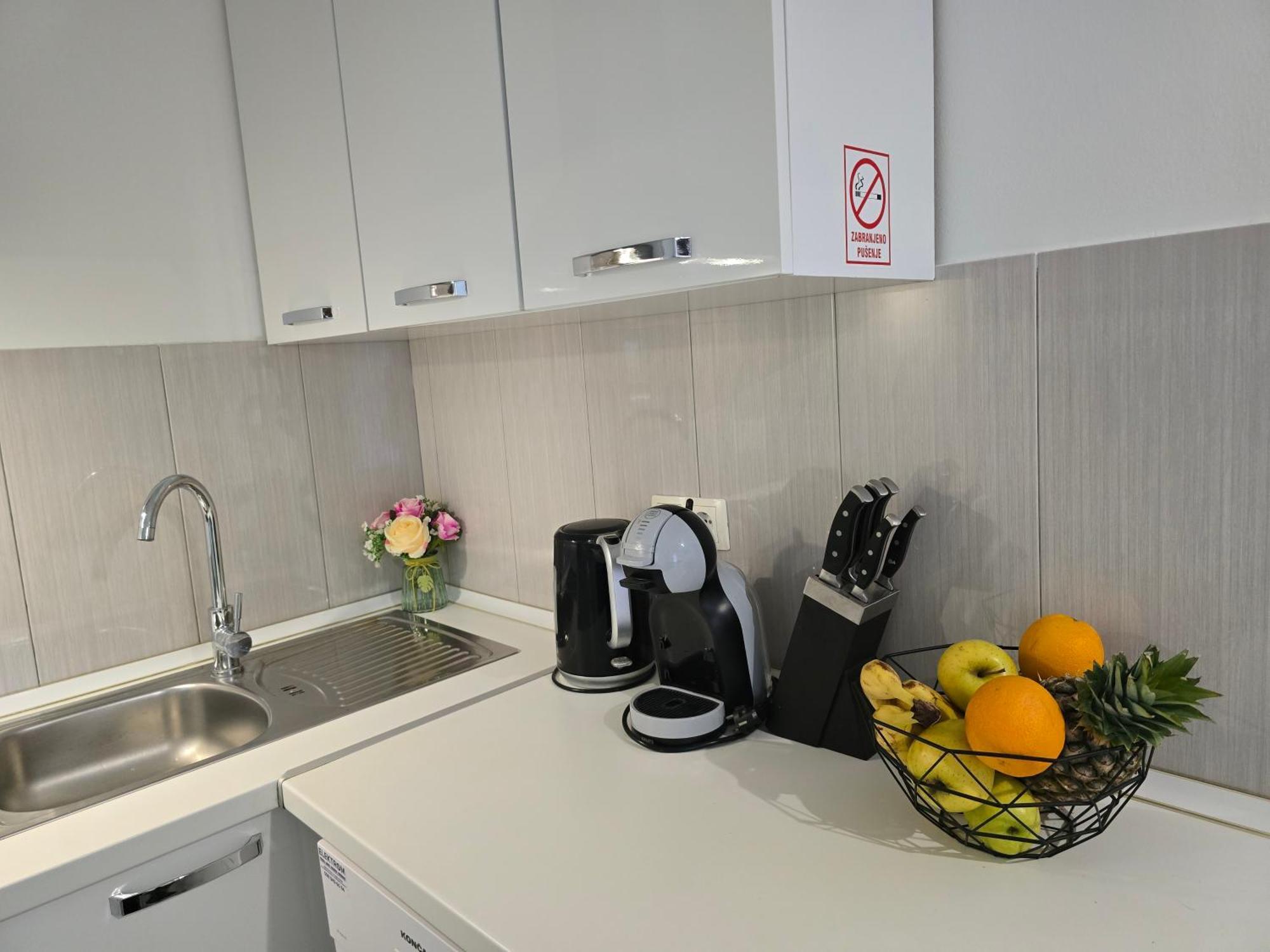 Apartment Blanca With Jacuzzi,Terase And Private Parking Kastela Exterior photo